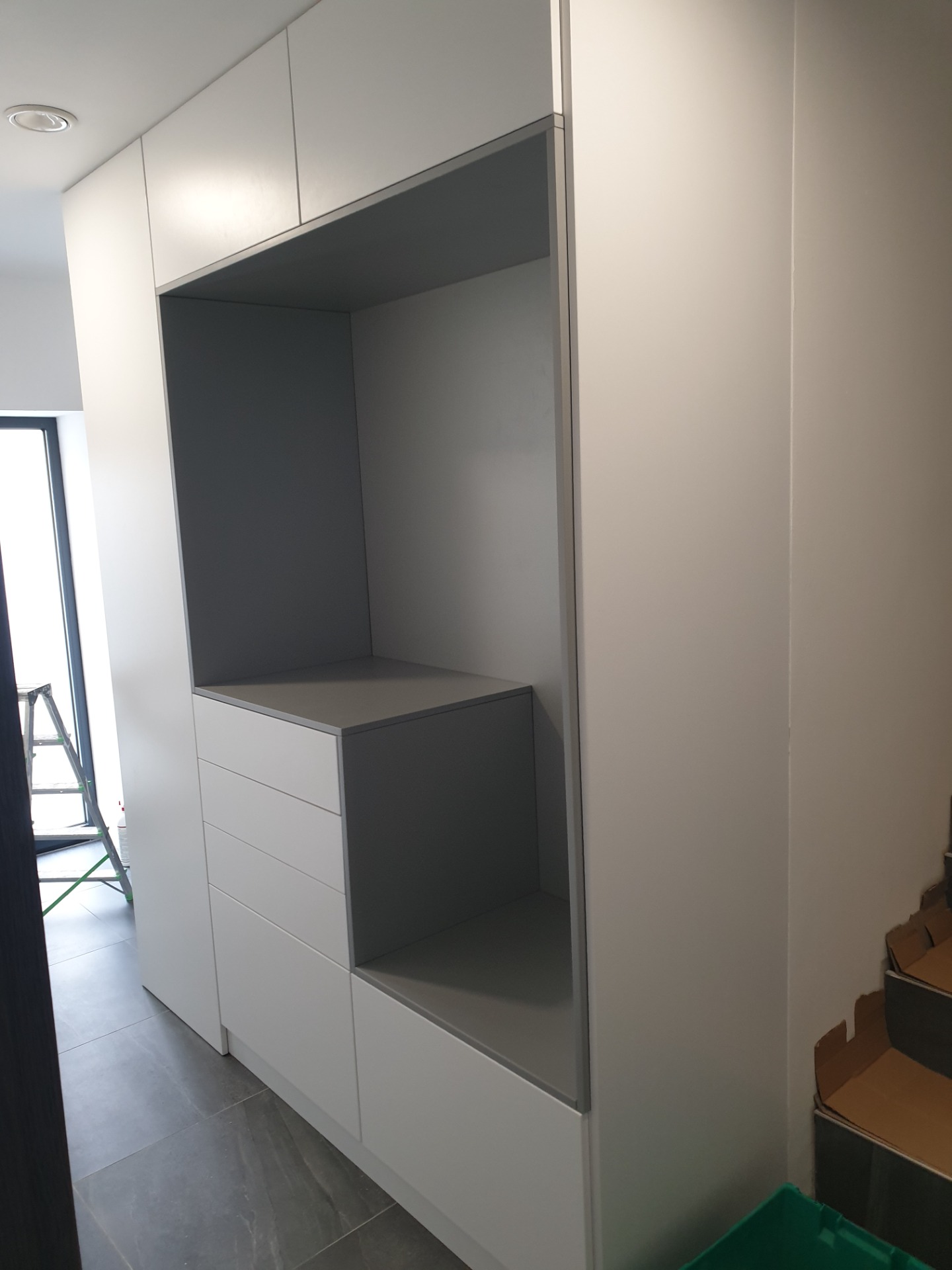 Zostavy skríň od 280eur za bežný meter. 